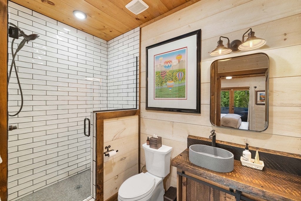 195 Moonshine Way, Blue Ridge, GA, 30513, USA, 3 Bedrooms Bedrooms, ,4 BathroomsBathrooms,Residential,Active,195 Moonshine Way,434942