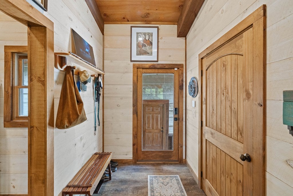 195 Moonshine Way, Blue Ridge, GA, 30513, USA, 3 Bedrooms Bedrooms, ,4 BathroomsBathrooms,Residential,Active,195 Moonshine Way,434942