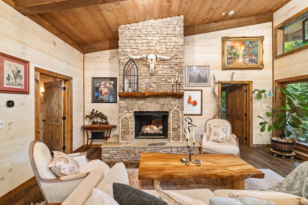 195 Moonshine Way, Blue Ridge, GA, 30513, USA, 3 Bedrooms Bedrooms, ,4 BathroomsBathrooms,Residential,Active,195 Moonshine Way,434942