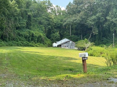 81 Doxol Street Blue Ridge GA 30513