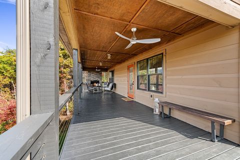 A home in Mineral Bluff