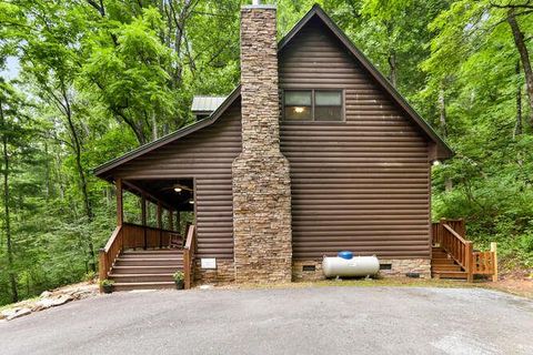 A home in Hiawassee