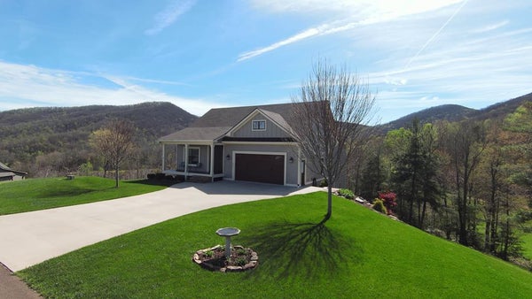 463 IVY LOG HEIGHTS RD, YOUNG HARRIS, GA 30582 - Image d9dda4150ba993b8d3fa62c54dc9ef4f/607933049