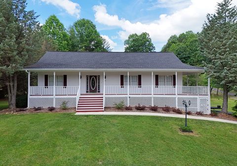 A home in Hiawassee