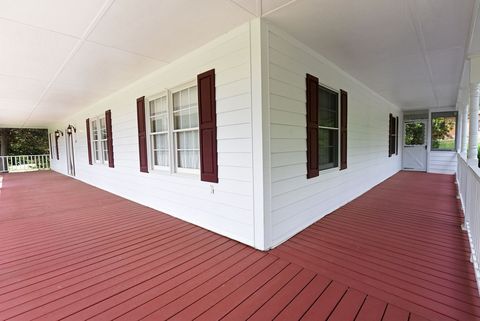 A home in Hiawassee