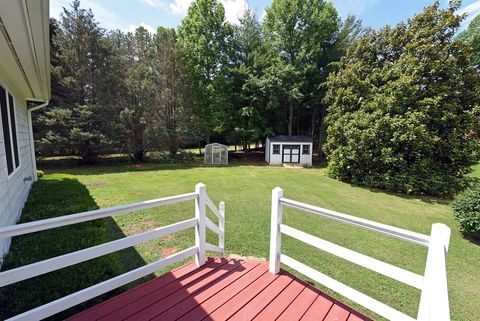 A home in Hiawassee