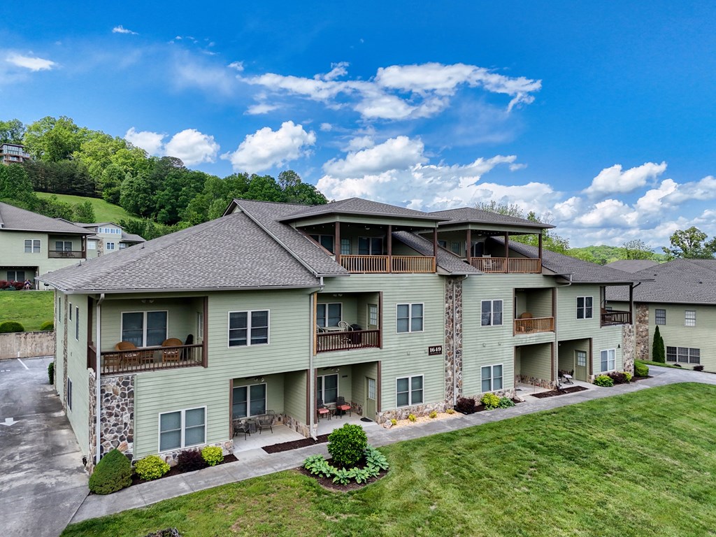 1649-H Lakeview Dr