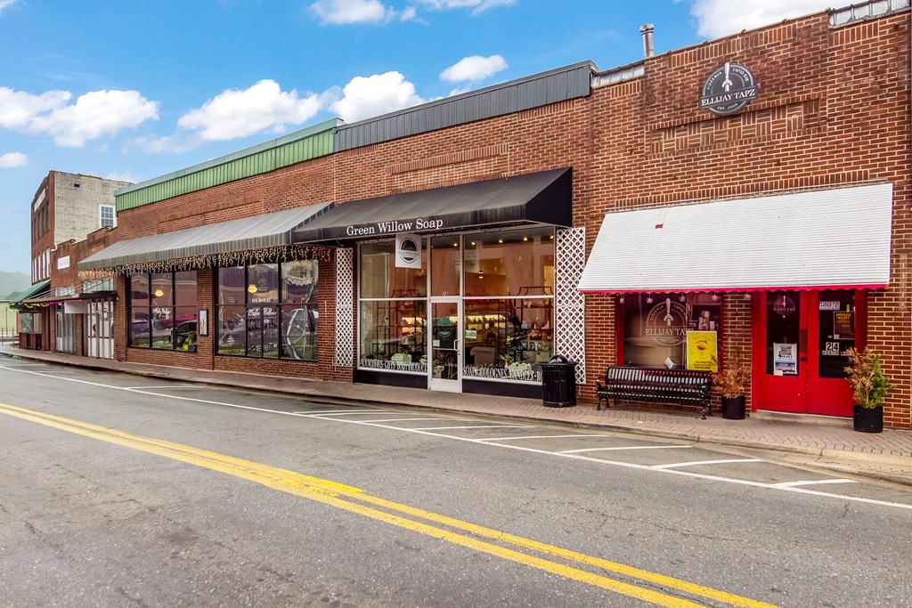 28 N Main Street