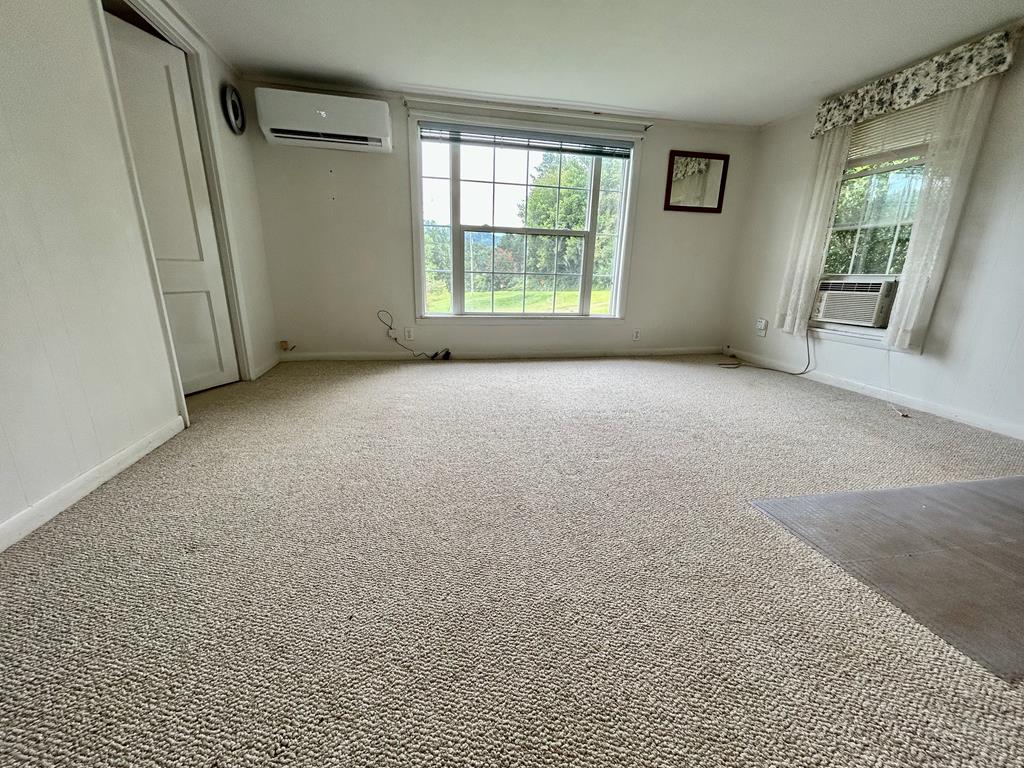 136 West Vineyard