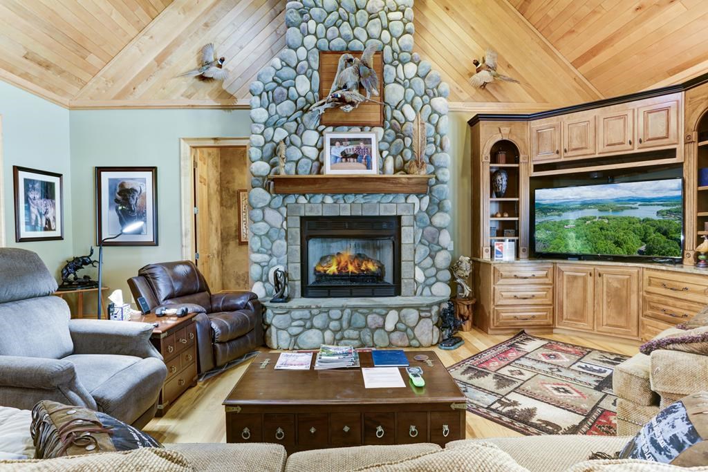 4167 Downings Creek Road