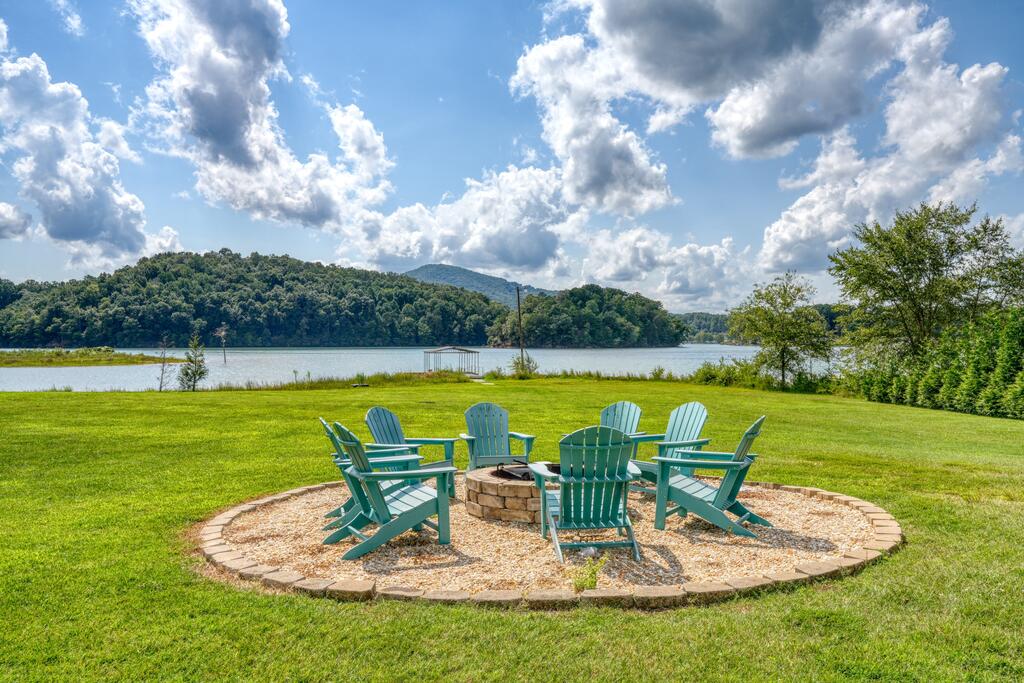 787 Hiawassee Estates Drive
