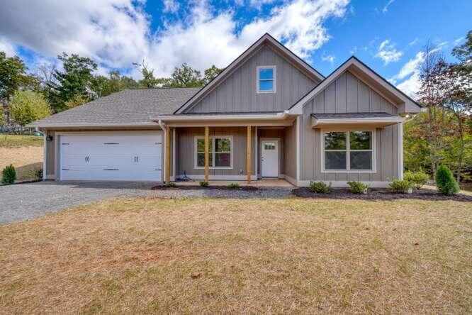 210 Gladys Lane