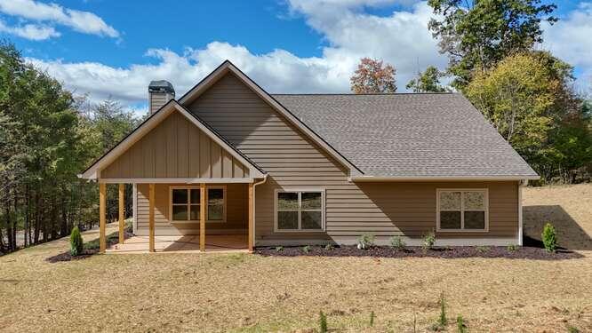 210 Gladys Lane