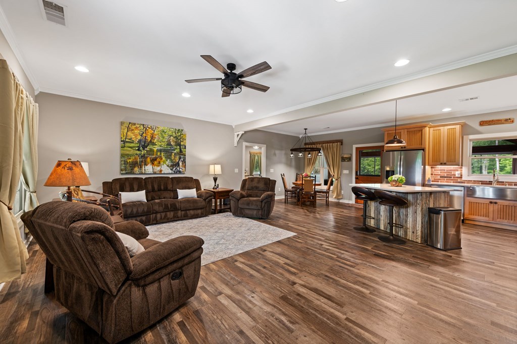 Talking Rock, Georgia, 30175, United States, 3 Bedrooms Bedrooms, ,2 BathroomsBathrooms,Residential,Active,2043420