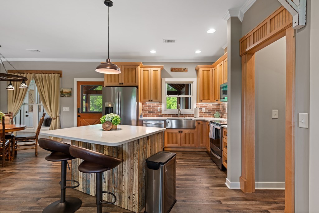 Talking Rock, Georgia, 30175, United States, 3 Bedrooms Bedrooms, ,2 BathroomsBathrooms,Residential,Active,2043420