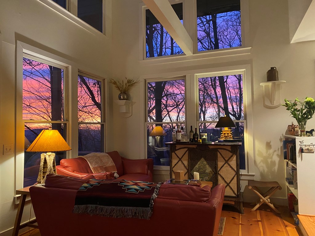 1911 Ridge View Drive