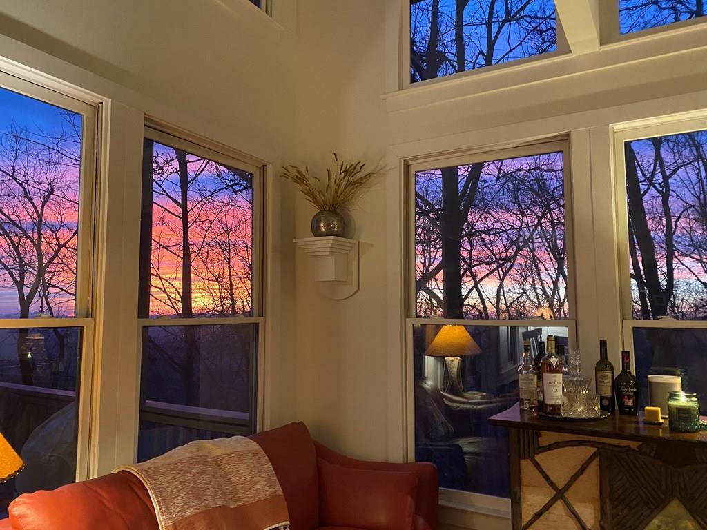 1911 Ridge View Drive