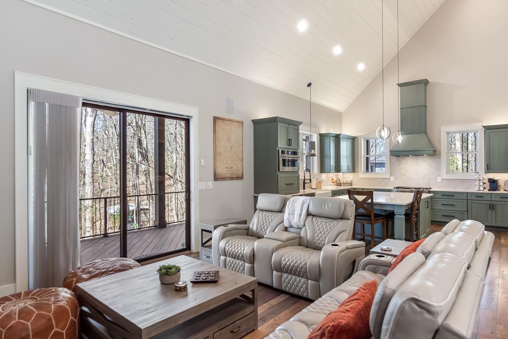 Ellijay, Georgia, 30536, United States, 4 Bedrooms Bedrooms, ,3 BathroomsBathrooms,Residential,Active,2018187