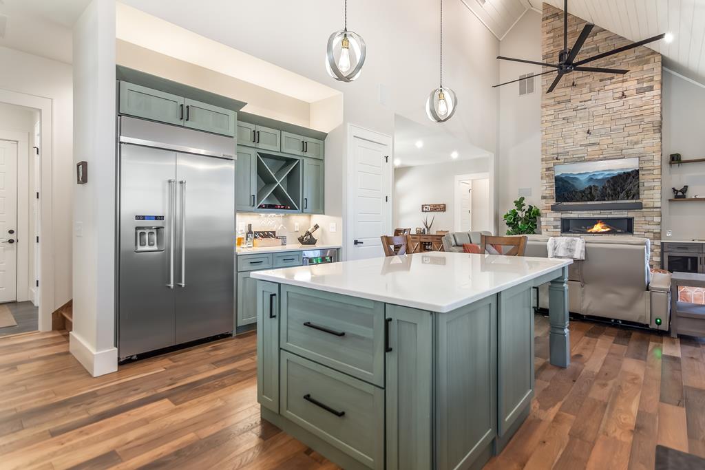 Ellijay, Georgia, 30536, United States, 4 Bedrooms Bedrooms, ,3 BathroomsBathrooms,Residential,Active,2018187