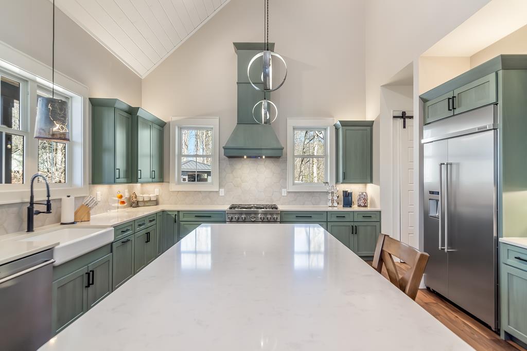 Ellijay, Georgia, 30536, United States, 4 Bedrooms Bedrooms, ,3 BathroomsBathrooms,Residential,Active,2018187