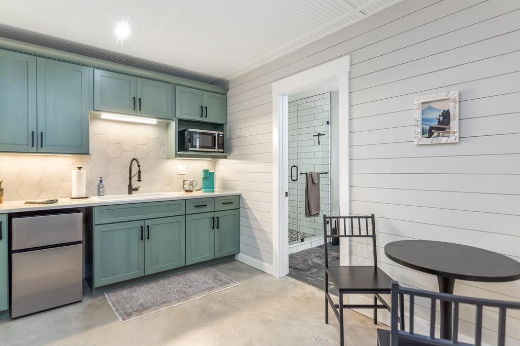 Ellijay, Georgia, 30536, United States, 4 Bedrooms Bedrooms, ,3 BathroomsBathrooms,Residential,Active,2018187