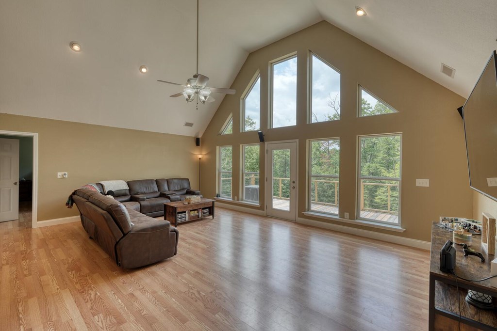 4165 Mobile Road