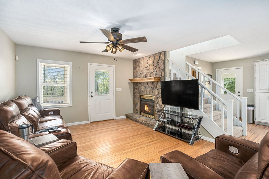 542 Sharp Top Circle