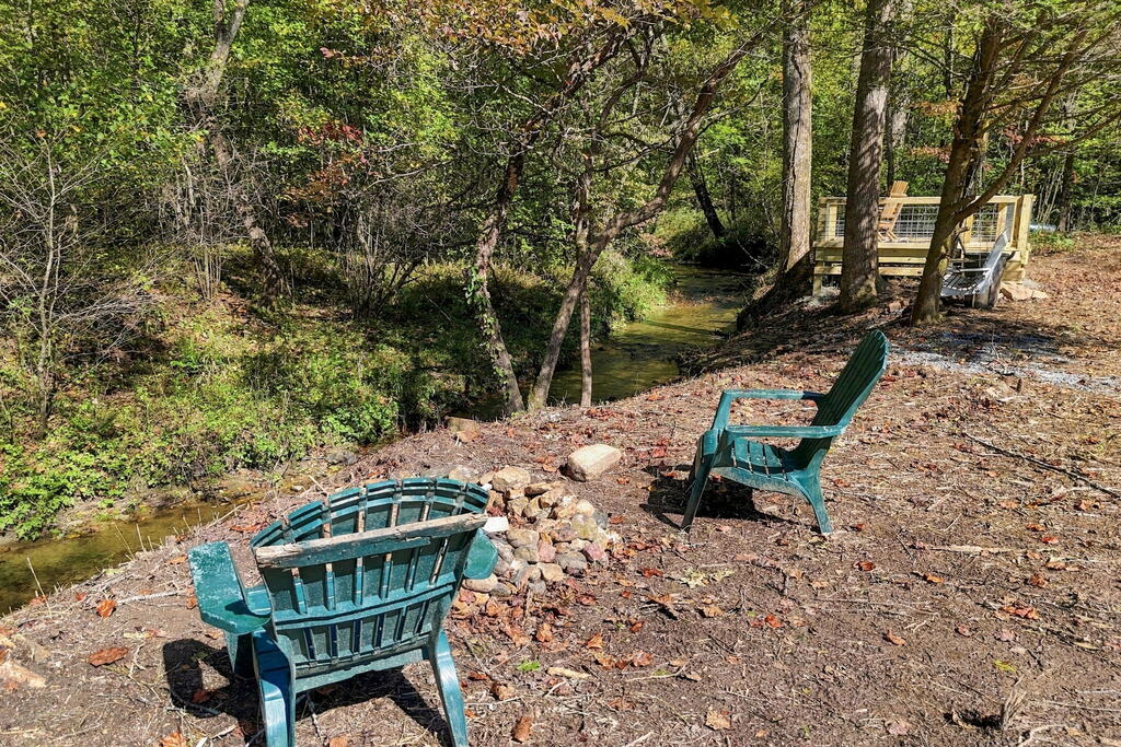 10042 Doublehead Gap Road