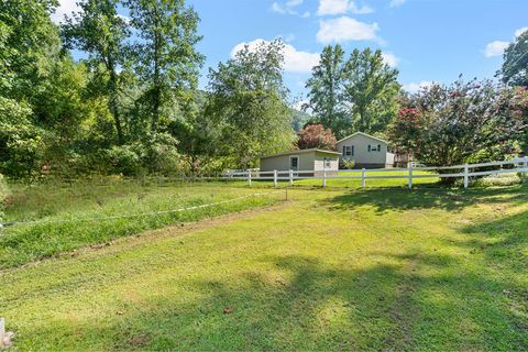 A home in Hayesville