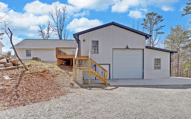 Blairsville, Georgia, 30512, United States, 4 Bedrooms Bedrooms, ,4 BathroomsBathrooms,Residential,Active,2021690