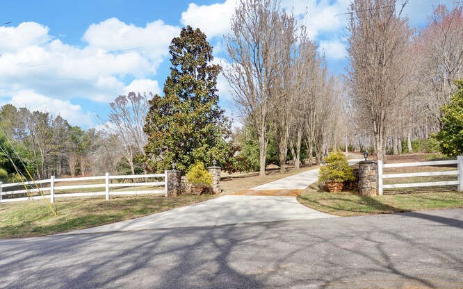 Blairsville, Georgia, 30512, United States, 4 Bedrooms Bedrooms, ,4 BathroomsBathrooms,Residential,Active,2021690