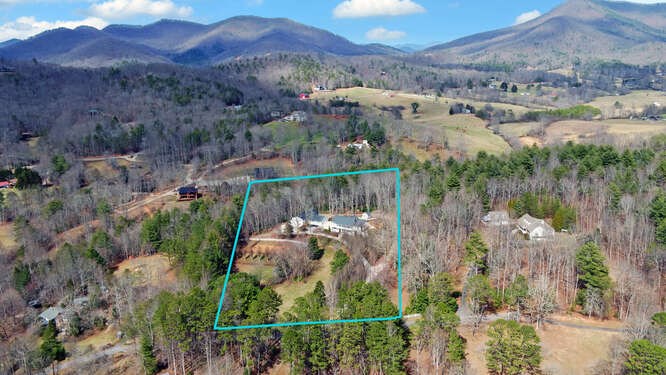 Blairsville, Georgia, 30512, United States, 4 Bedrooms Bedrooms, ,4 BathroomsBathrooms,Residential,Active,2021690