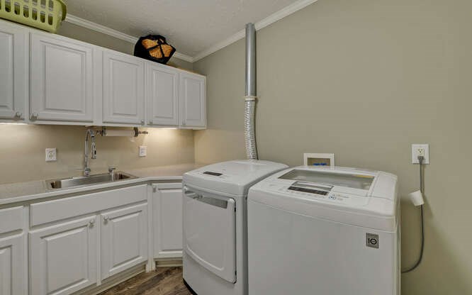 Blairsville, Georgia, 30512, United States, 4 Bedrooms Bedrooms, ,4 BathroomsBathrooms,Residential,Active,2021690