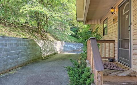 A home in Hiawassee