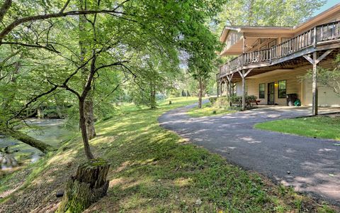 A home in Hiawassee