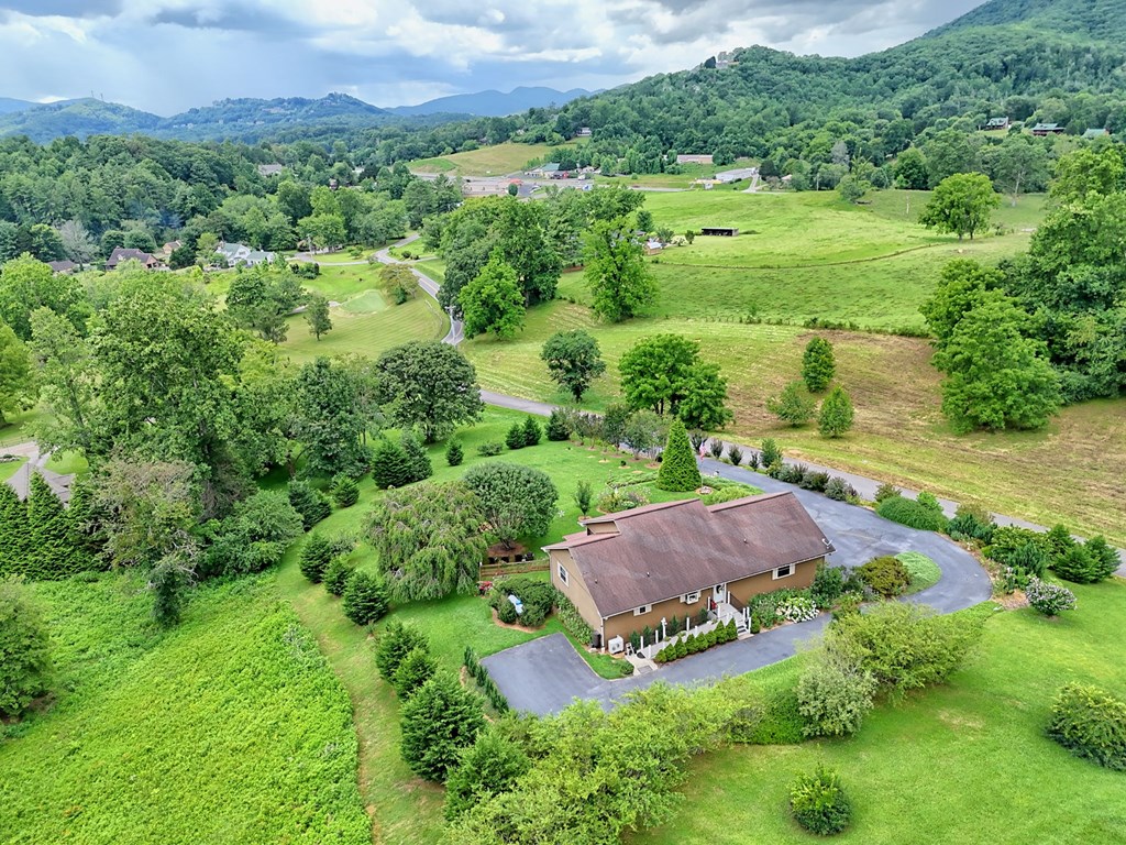 50 Chatuge Shores Overlook