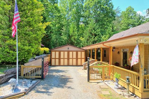 A home in Hayesville