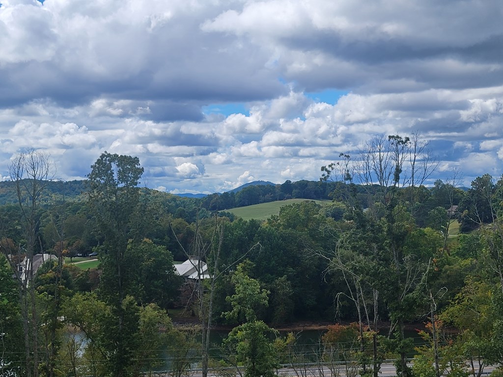 4 Mountain Breezes Drive