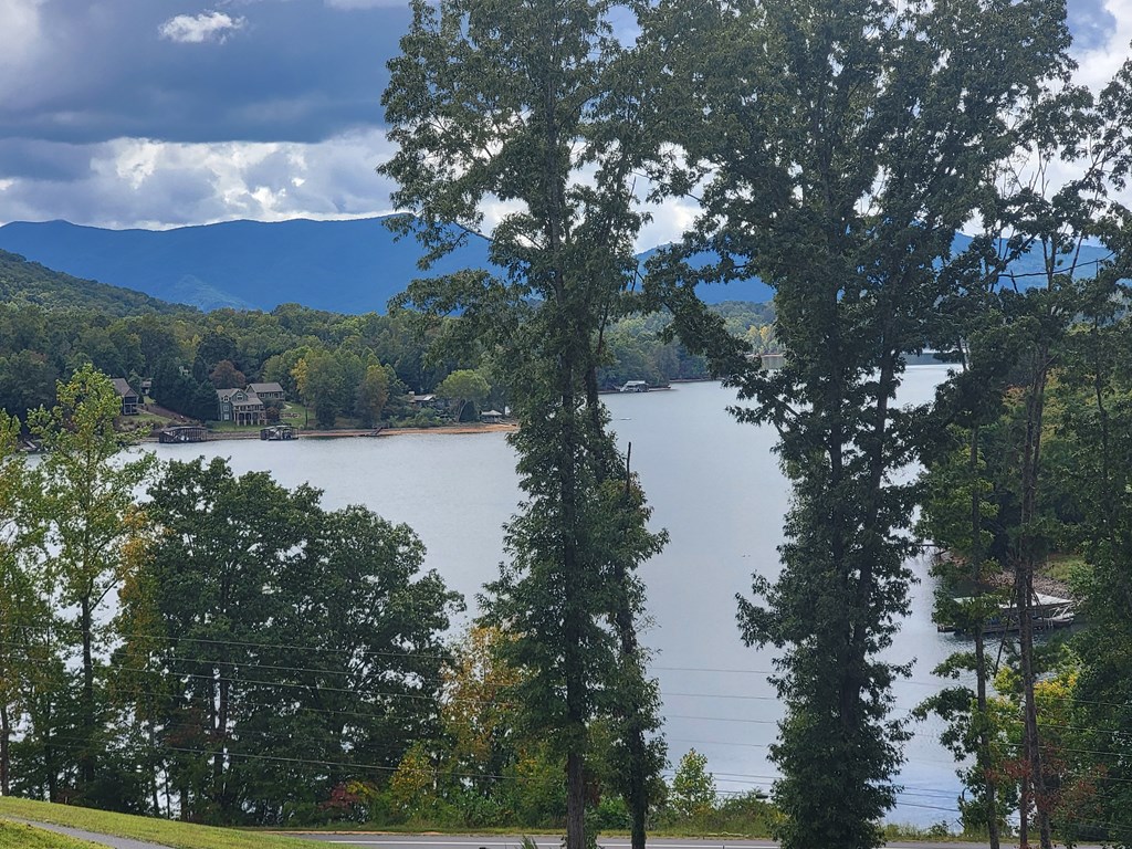 4 Mountain Breezes Drive