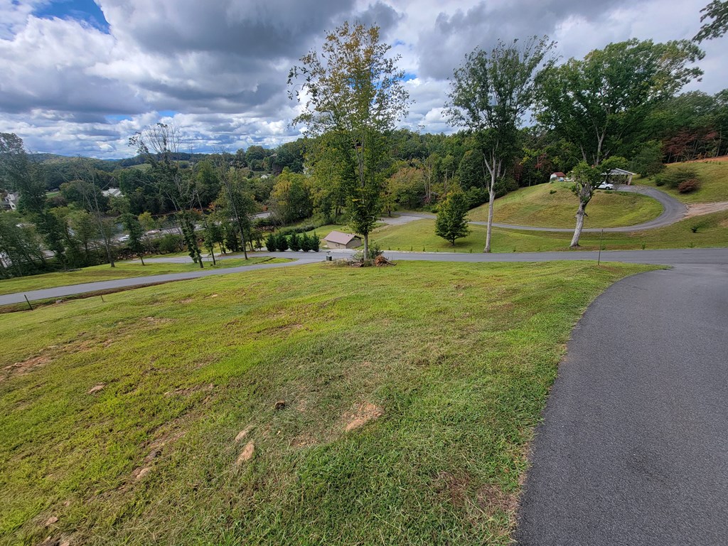 4 Mountain Breezes Drive