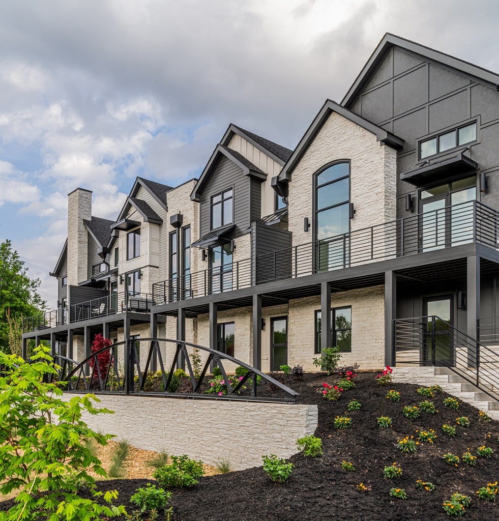 1281 #4 E Main Street