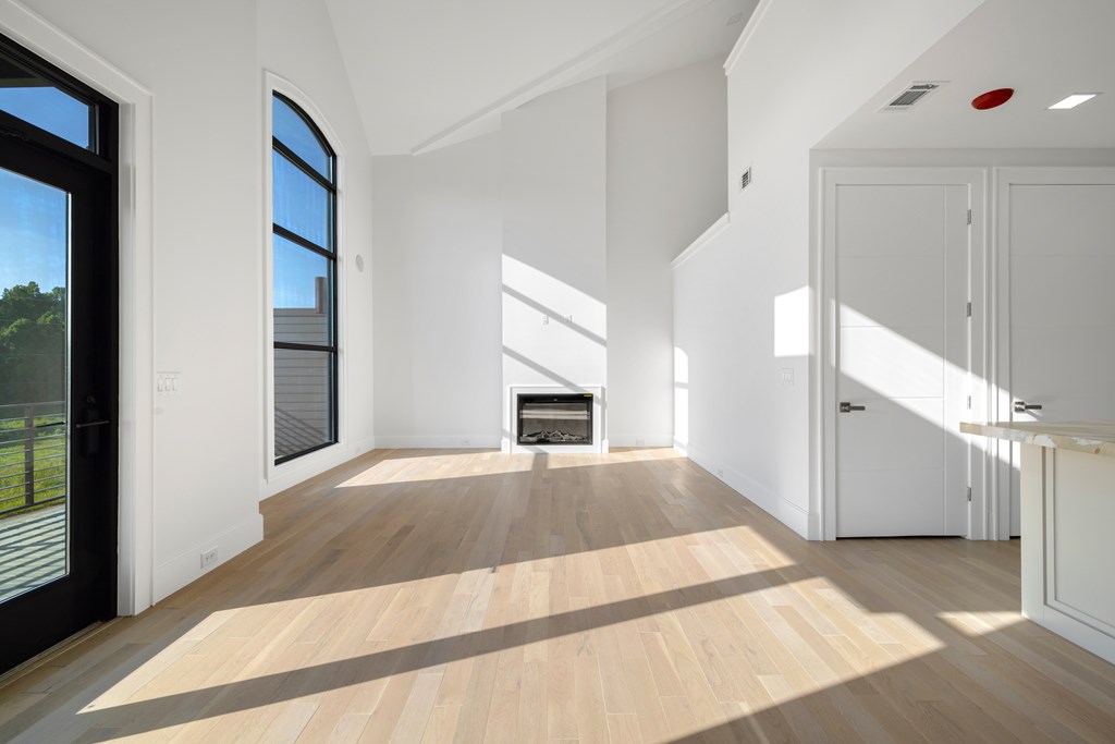 1281 #4 E Main Street