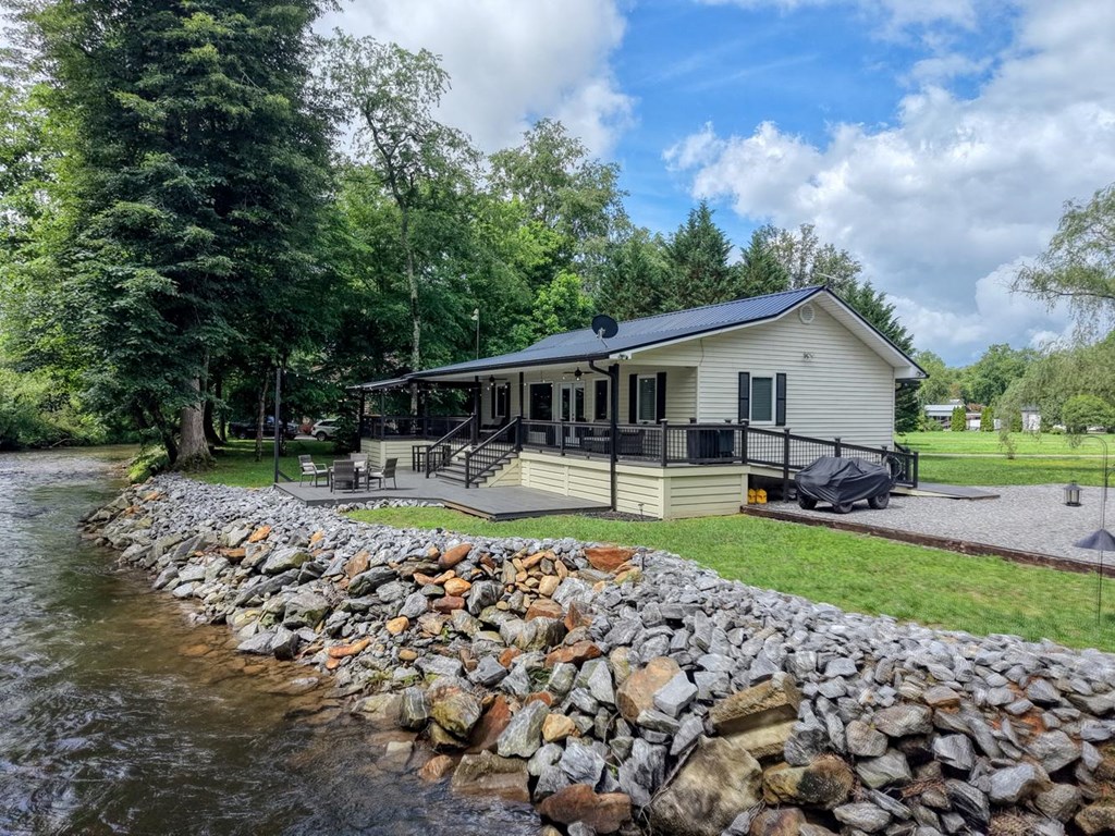 33 Tusquittee Valley Lane