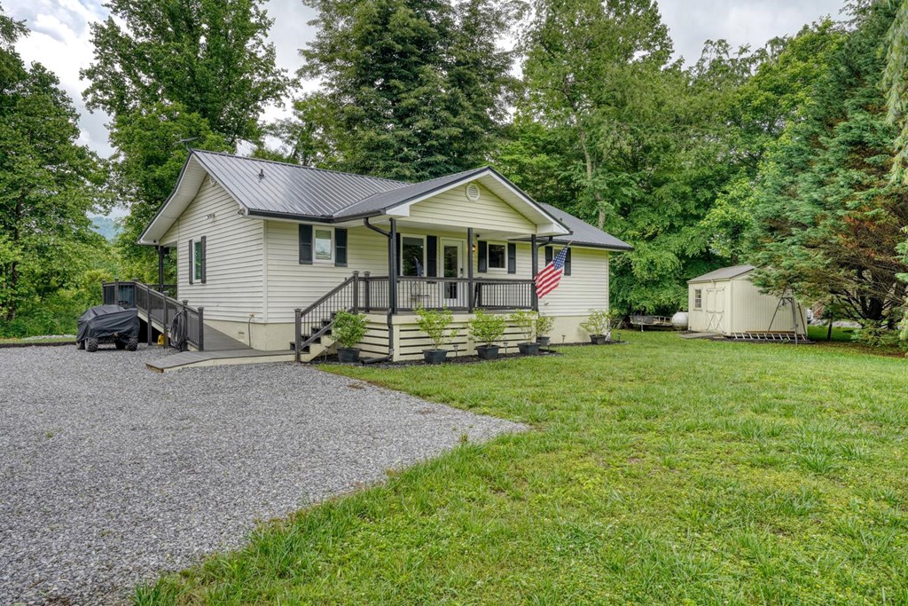 33 Tusquittee Valley Lane