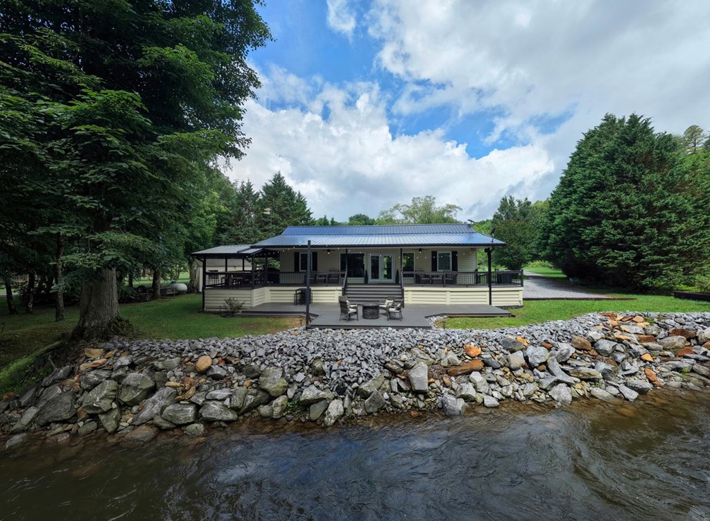 33 Tusquittee Valley Lane