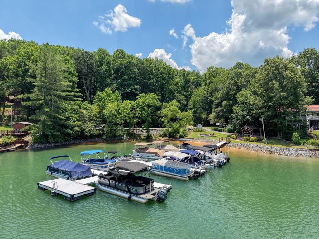 14 B Breezewood Village