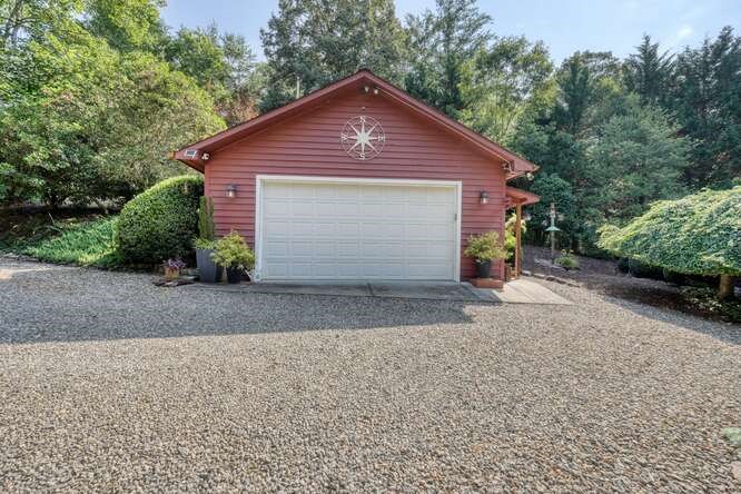 112 Autumn Lane