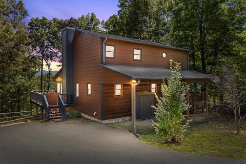 99 Chestnut Hills Lane Blue Ridge GA 30513