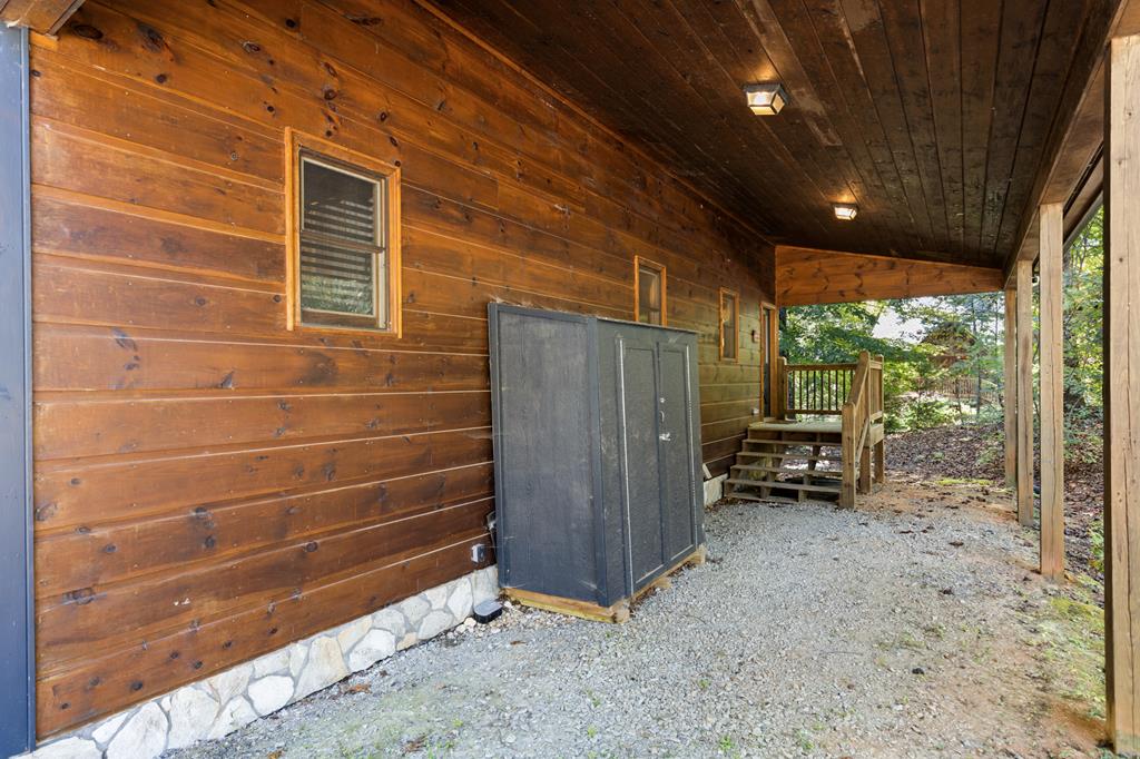 99 Chestnut Hills Lane