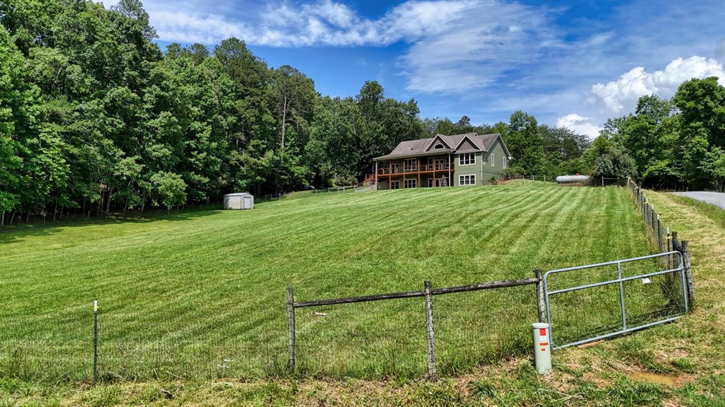 Blairsville, Georgia, 30512, United States, 4 Bedrooms Bedrooms, ,4 BathroomsBathrooms,Residential,Active,2030979